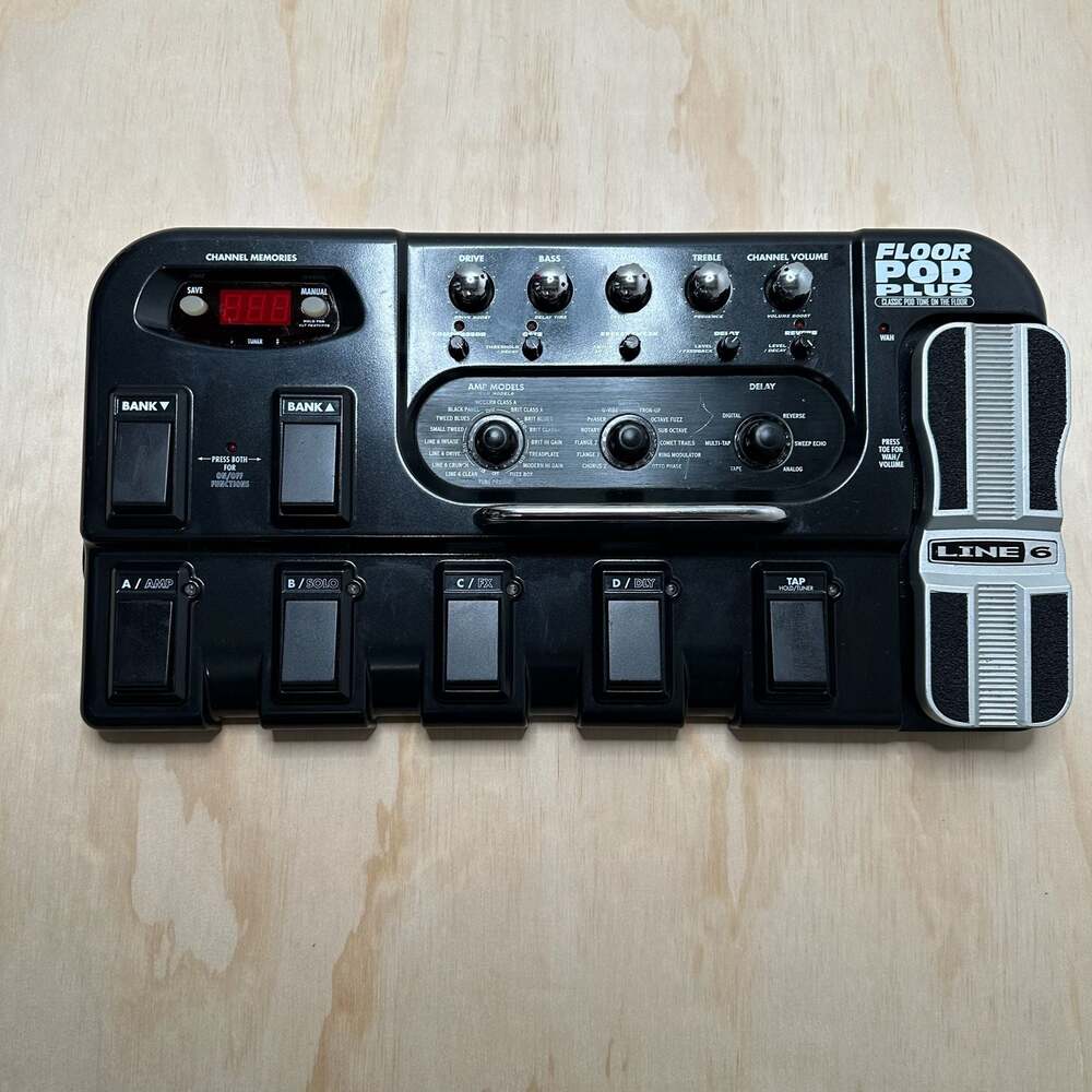 Line 6 Floor POD Plus Multi-Effect and Amp Modeler